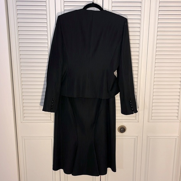 Armani Collezioni Made in Italy Pinstriped Skirt Suit 2 piece - Picture 3 of 16